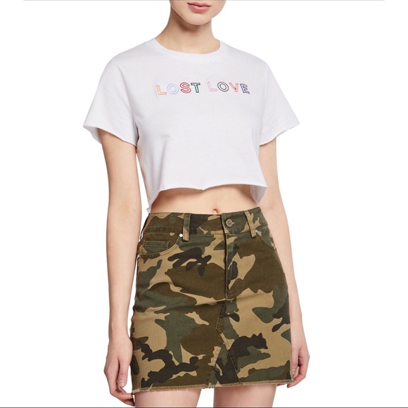 Kendall & Kylie Muse Short Sleeve Tee, “LOST LOVE” - Picture 3 of 4